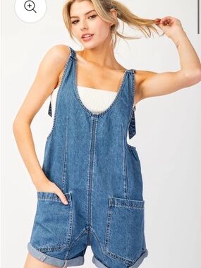 Needii Denim Sleeveless Overall Romper Mavi Style Small Adjustable Strap